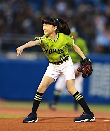 【画像】芦田愛菜ちゃんの始球式が凄すぎると話題にｗｗｗｗｗ