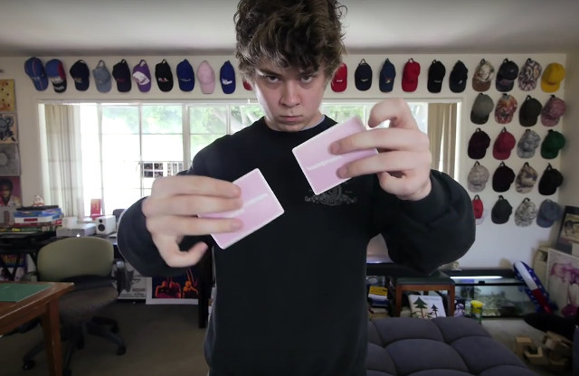 【動画】めちゃくちゃ上手くカードを扱う　カードマスターの少年が話題