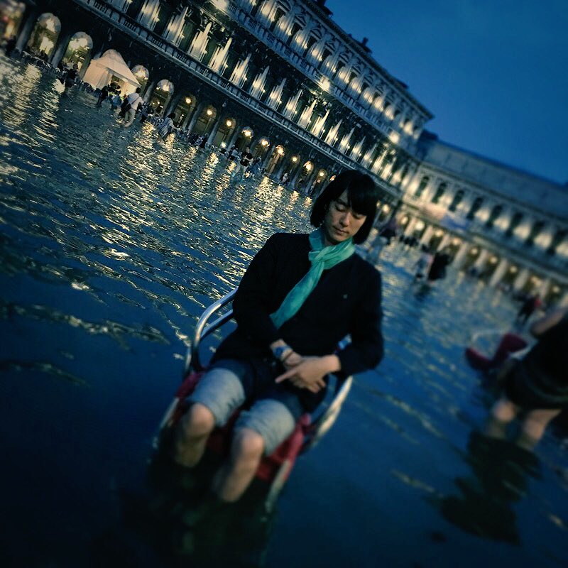 意識高そうなおかっぱ男「ヴェネツィア、正に水の都でした。。」ｶｼｬｯｶｼｬｯ
