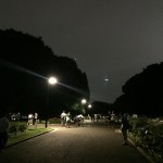 【画像】ポケモンGOにより深夜の公園がお祭り騒ぎにｗｗｗｗｗｗ