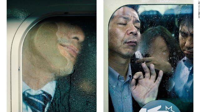 【画像】ドイツ人写真家「日本の通勤は地獄そのもの、ジャップに生きてる価値はあるのだろうか」
