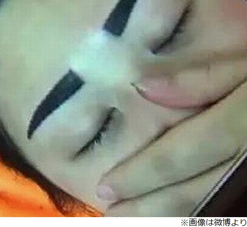 【画像】「まるで関羽だ」「アングリーバードみたい」 眉毛タトゥーを入れた女性 イメージと大違いで施術料の返還を求める　－中国