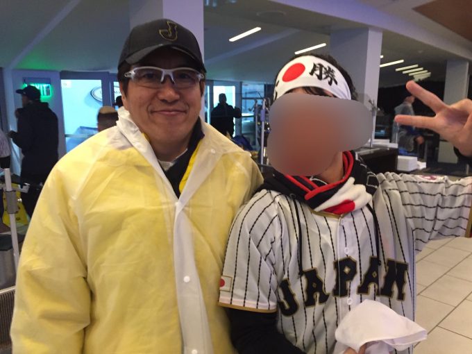 【画像】石橋貴明がカッパを着てWBC日本代表を応援してたガチ勢だと判明
