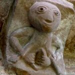 【画像】「くぱぁ」する女性の姿を描いた謎の古代像１００体以上発見