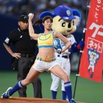 【画像】稲村亜美「ポロリ気になって」始球式で大暴投