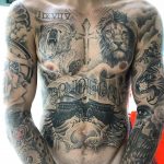【画像】ジャスティン・ビーバー、“余白なし” タトゥーだらけの上半身公開