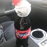 【画像】車内にコーラのペットボトル5時間放置した結果ｗｗｗ