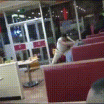 【WWE】中国で大乱闘事件　男性3人が女性6人を椅子で次々と殴り無双状態