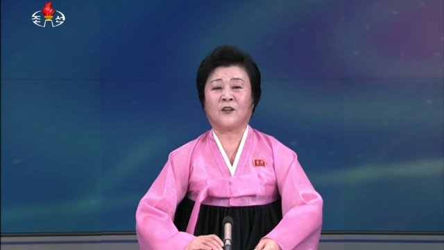 【悲報】北朝鮮のおばさんアナウンサー（75）が引退