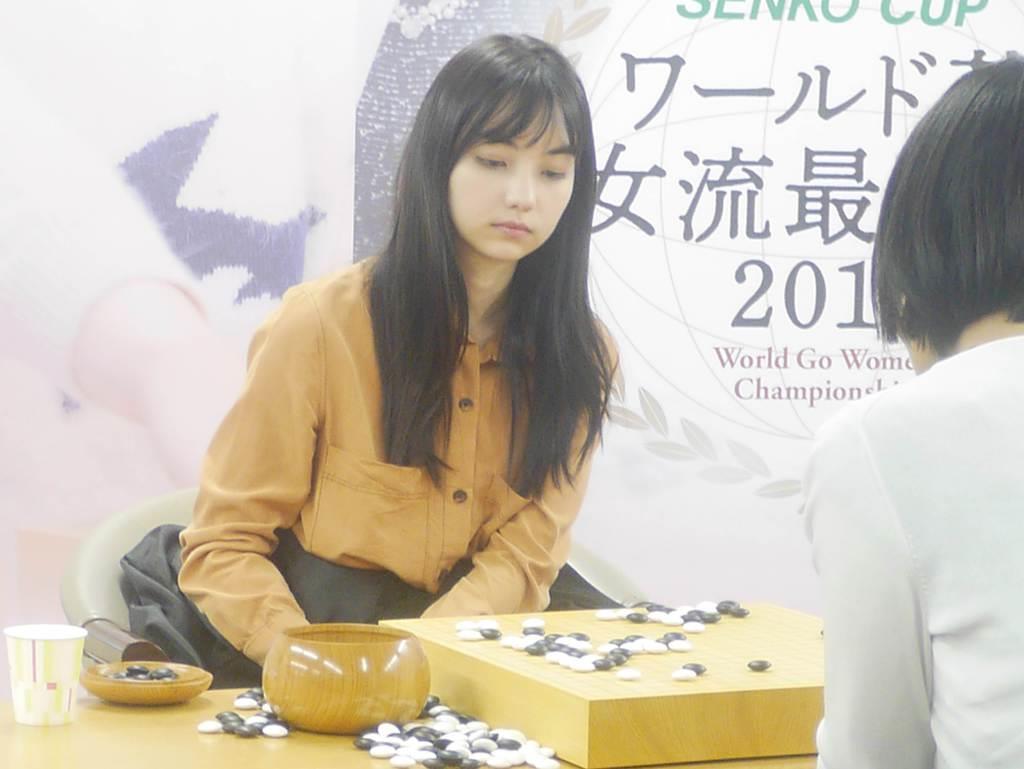 【画像】台湾の棋士が美人過ぎる