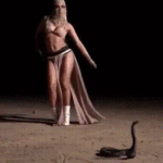 【gif】美少女が蛇に襲われる動画ｗｗｗｗｗ