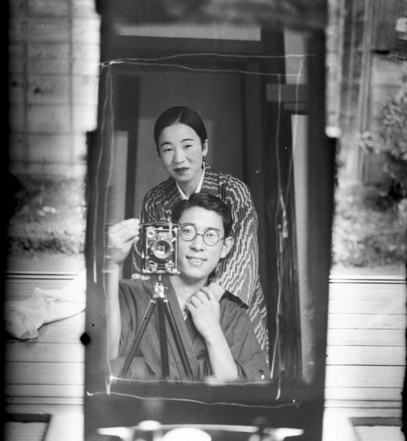 【画像】100年前のカップルの自撮りｗｗ