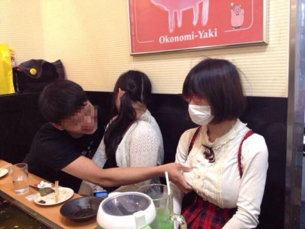 【画像】台湾の人気チアガールさん、お尻丸出しの抱き枕を発売されてしまう…