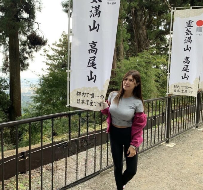 【画像】深田恭子(37)、グラビアでヤングジャンプの表紙を飾ってしまう…