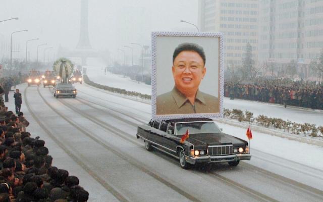 【画像】北朝鮮さん、金正日の十周忌でガチで笑わせに来るｗｗｗｗｗｗ