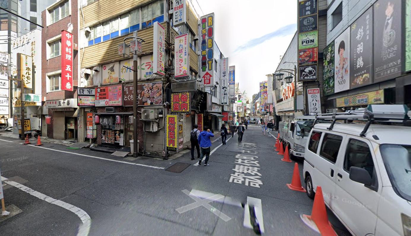 【画像】歌舞伎町、風俗案内所の上に託児所がオープン